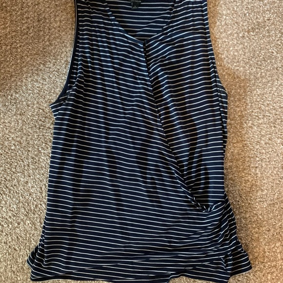 🌸Ann Taylor Sleeveless Top, L🌸 - Picture 2 of 5